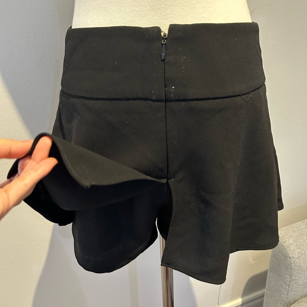 Express Black Women's Shorts - Picture 6 of 9